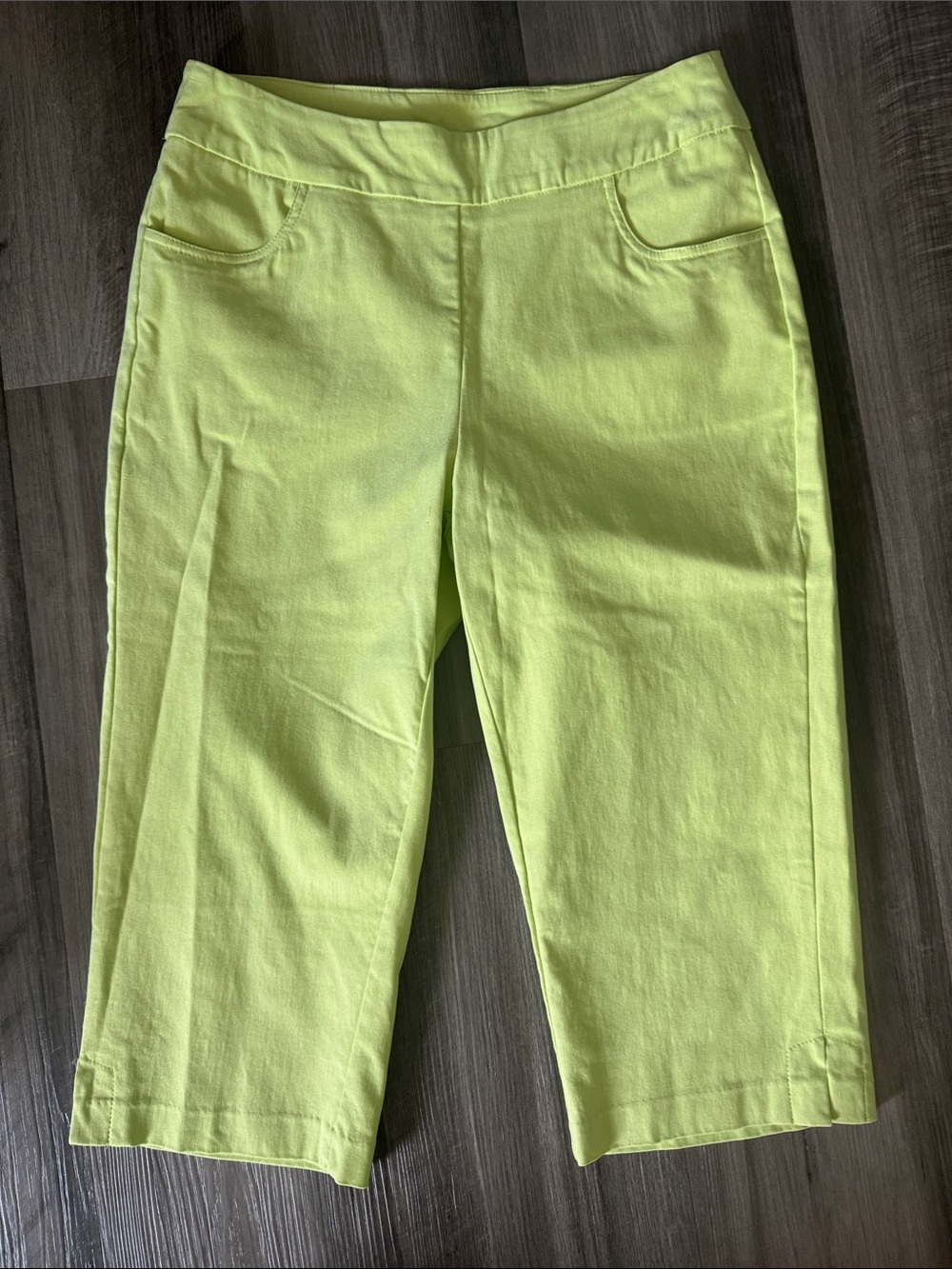 Lulu-B Bermuda shorts cropped pants neon yellow women’s resort wear 6 pull on